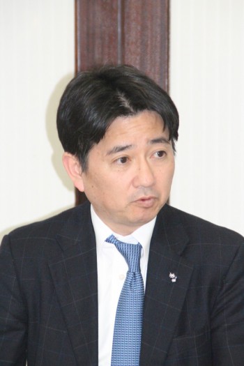 九州ゴム工業会について説明する中島会長